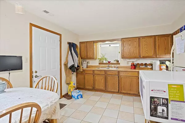 Edwards, MO 65326,933 Golden goose DR