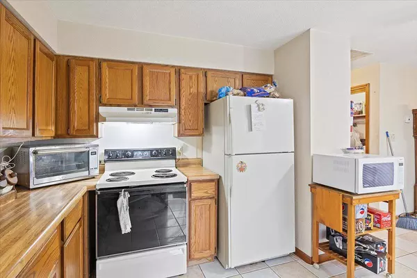 Edwards, MO 65326,933 Golden goose DR