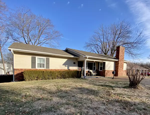 3 Boller DR, Boonville, MO 65233