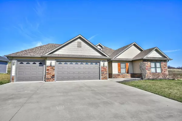 3803 Steinbrooke TERR, Columbia, MO 65203