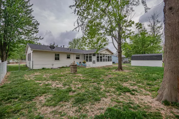 Moberly, MO 65270,1003 Halleck ST