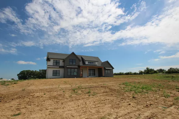 5830 E Nevin CT, Hartsburg, MO 65039