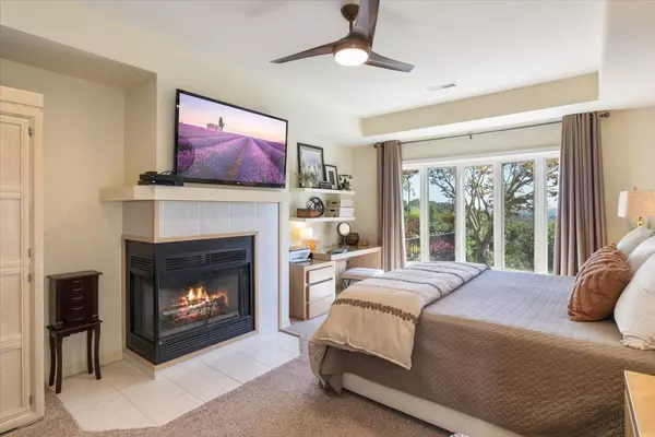 Lake Ozark, MO 65049,28 Center court #1C