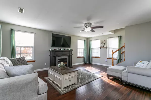 Hallsville, MO 65255,6081 E Ruth ann