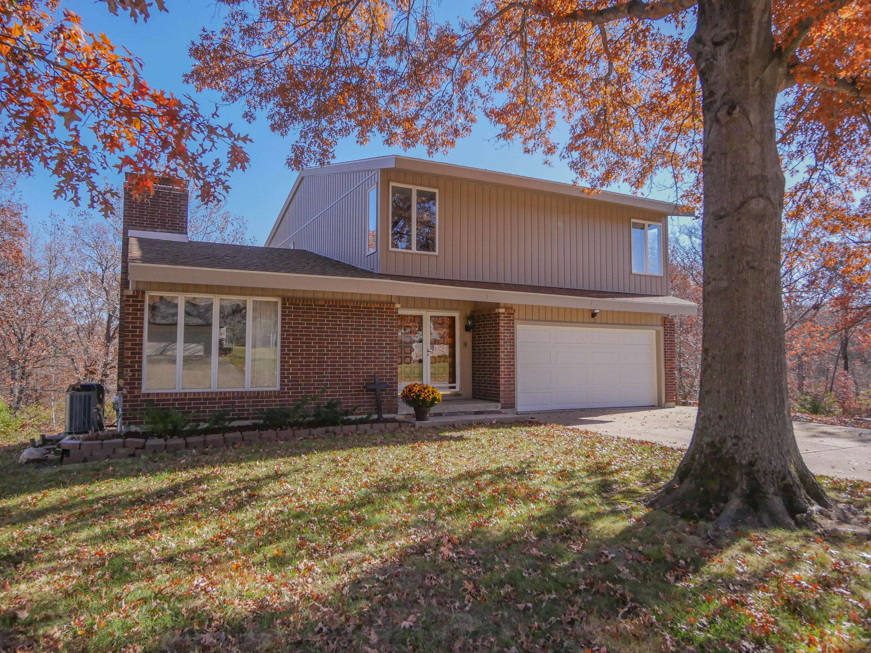 424 Corinth DR,  Moberly,  MO 65270