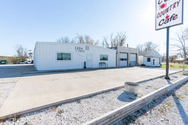 266 Highway jj, Huntsville, MO 65259