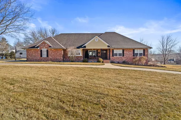 6004 Bentpath DR, Columbia, MO 65203