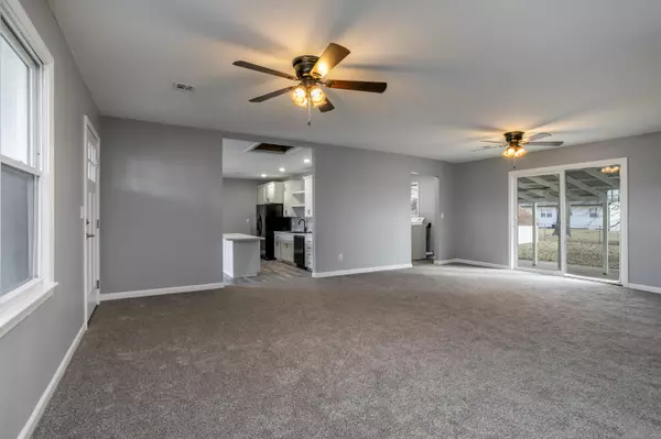 Sturgeon, MO 65284,208 N Joann ST