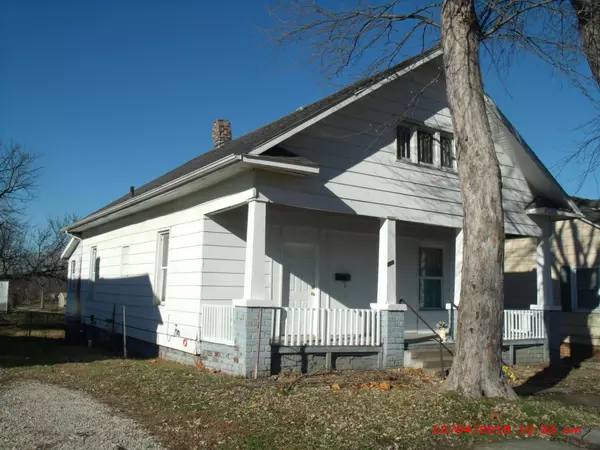 805 S 4th ST, Moberly, MO 65270