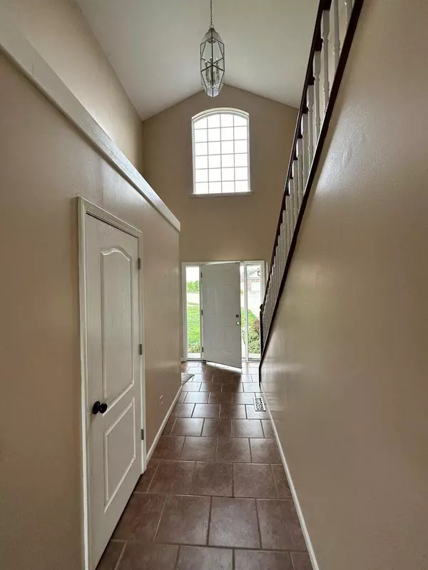 Columbia, MO 65202,2107 Dickinson CT