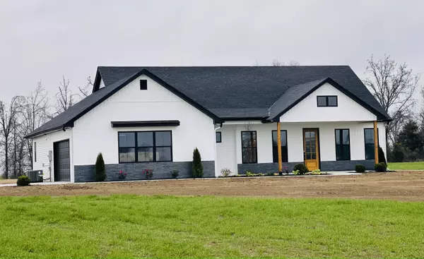 13900 N Hayden's pointe, Hallsville, MO 65255