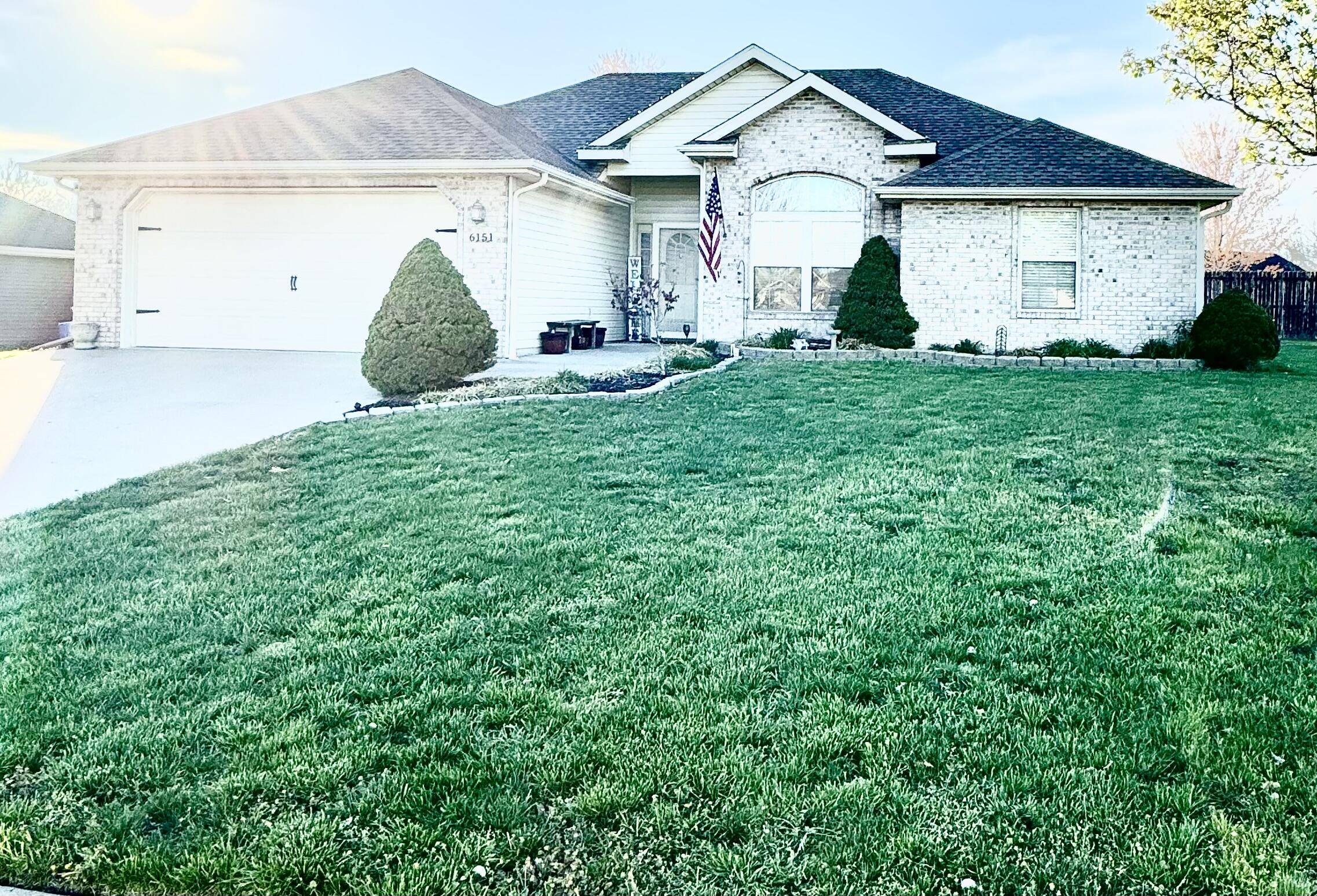 6151 Douglas pkwy, Hallsville, MO 65255