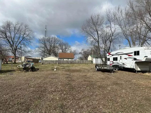 114 4th ST, Pilot Grove, MO 65276