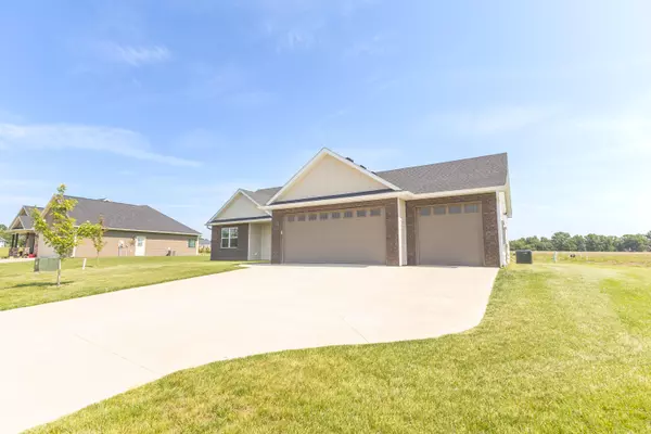 Moberly, MO 65270,911 Destinee DR