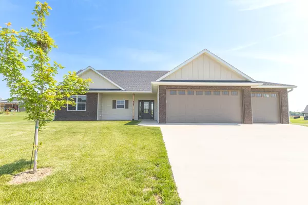 Moberly, MO 65270,911 Destinee DR