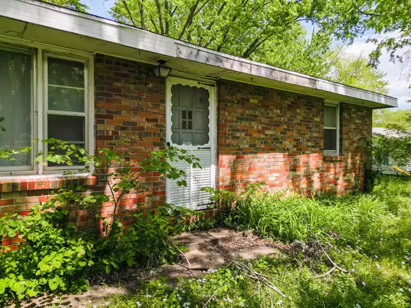 Sturgeon, MO 65284,307 Harris ST