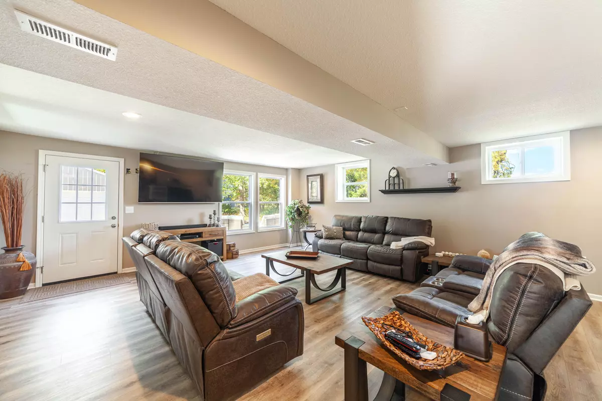 Hallsville, MO 65255,5730 E Hwy 124