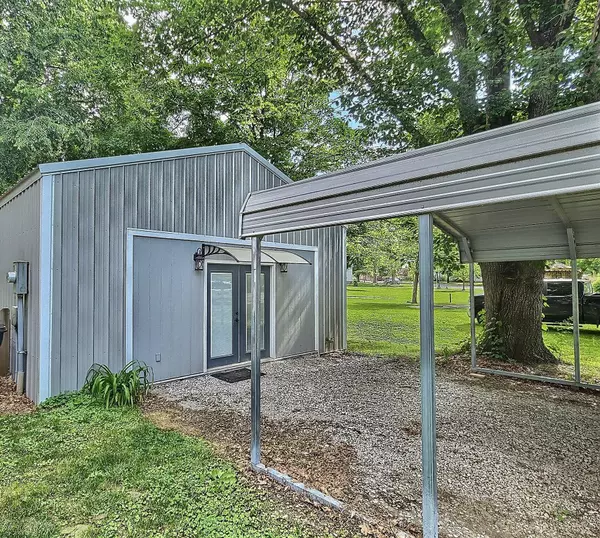 Blackwater, MO 65322,304 Main ST