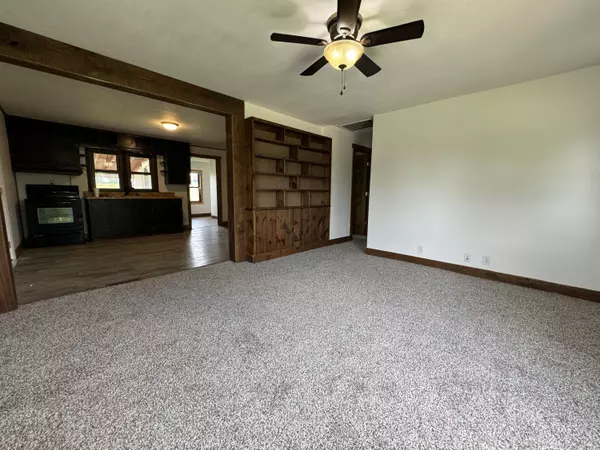 Owensville, MO 65066,3761 Highway ee