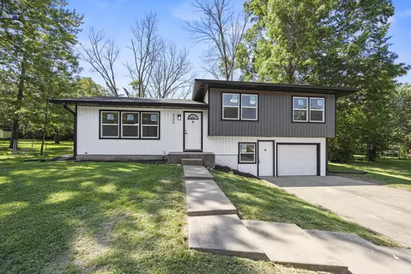 Columbia, MO 65202,3306 Elm grove DR