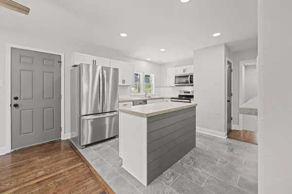 Columbia, MO 65202,3306 Elm grove DR