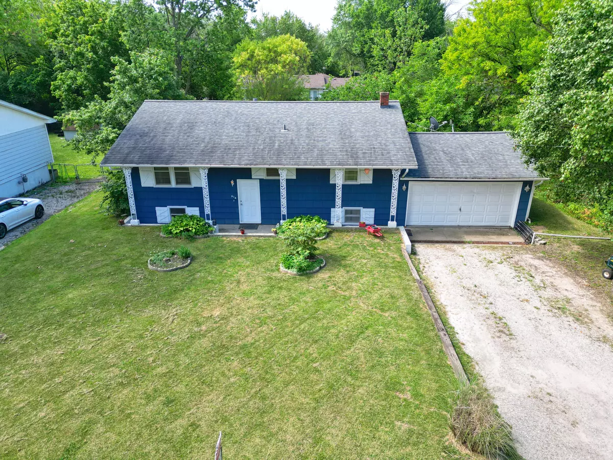 Fulton, MO 65251,914 Julian LN