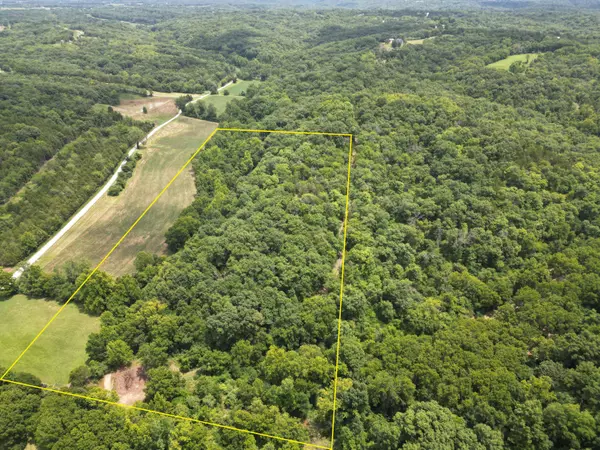 E Batye LN, Hartsburg, MO 65039