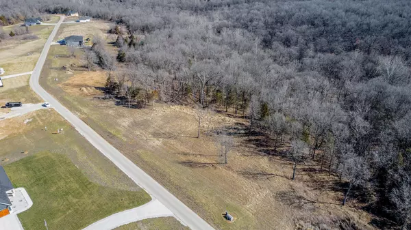 25375 Silvercrest CT, Wooldridge, MO 65287