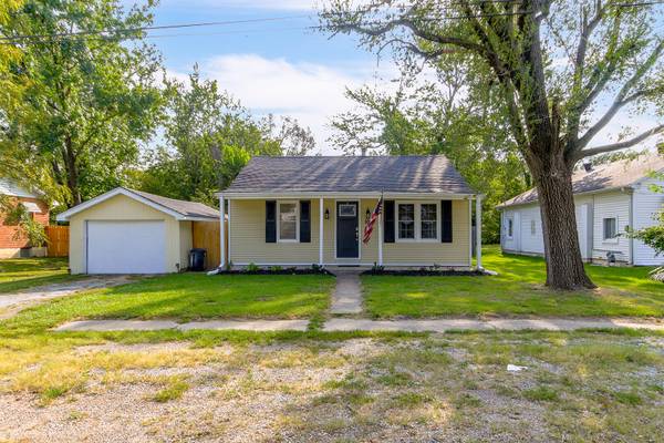 108 Wesley AVE, Hallsville, MO 65255