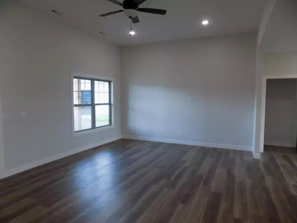 Centralia, MO 65240,14 Carnival LN