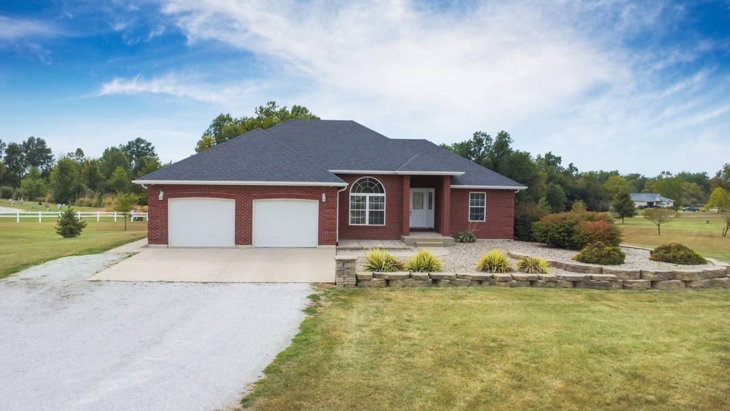 1040 Private road 2982, Clark, MO 65243