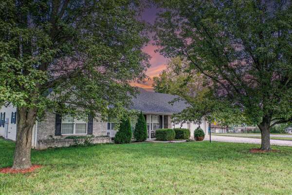 63 Larand DR, Holts Summit, MO 65043