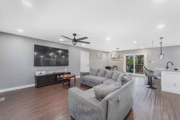 Columbia, MO 65201,1310 S El chaparral AVE