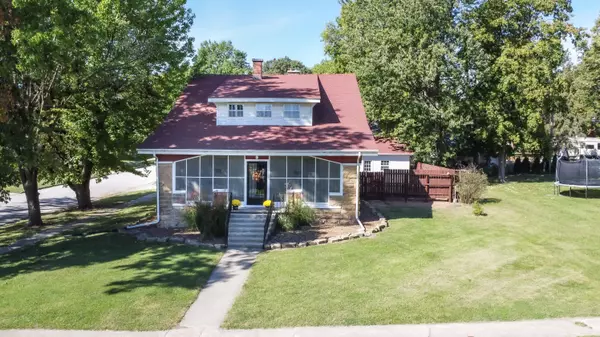 410 S Grand AVE, Salisbury, MO 65281