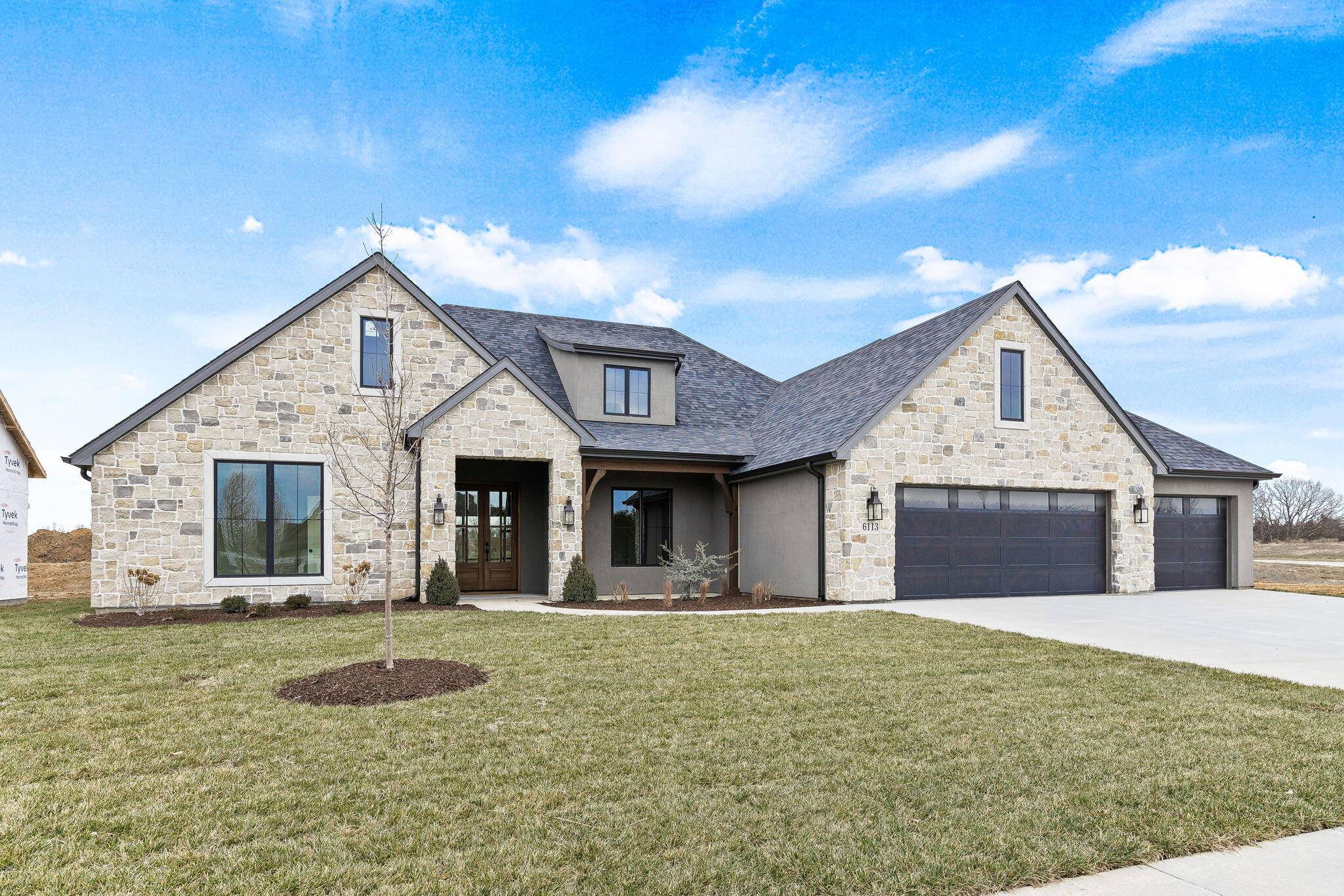 6113 Ivory LN, Columbia, MO 65201