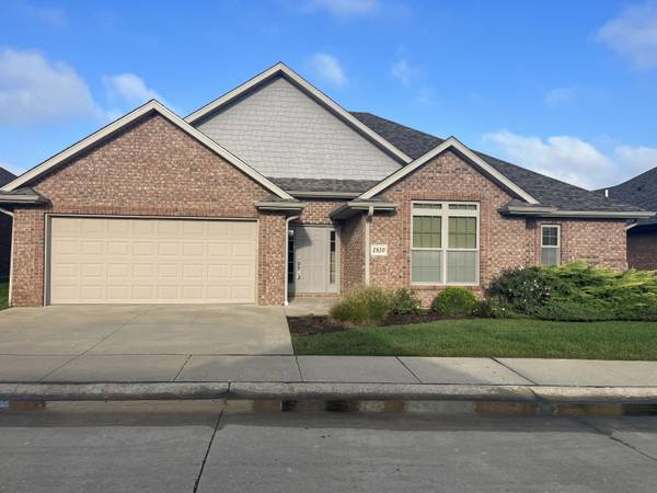 1810 Trellis LN, Columbia, MO 65201