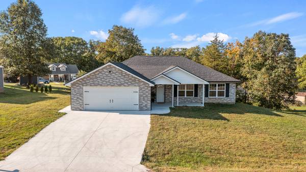 10429 Pine crest LN, New Bloomfield, MO 65063