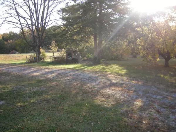 Hallsville, MO 65255,10446 N Flynt LN