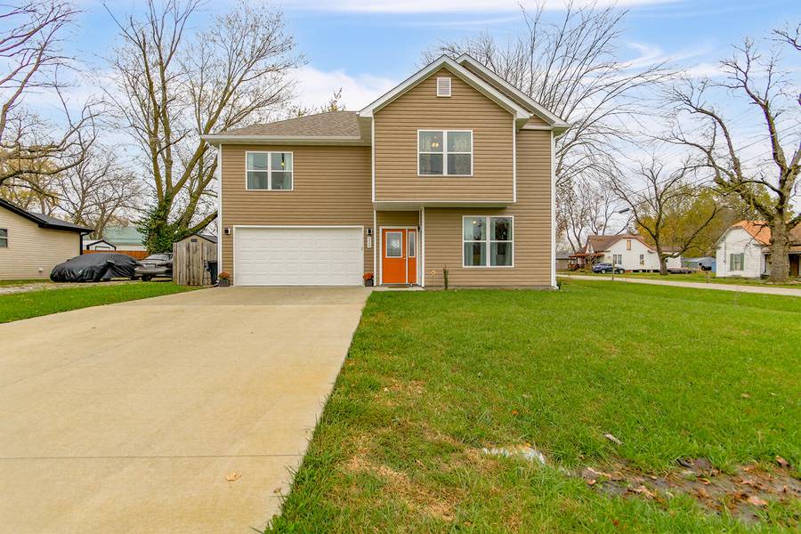 210 S Walker ST, Sturgeon, MO 65284