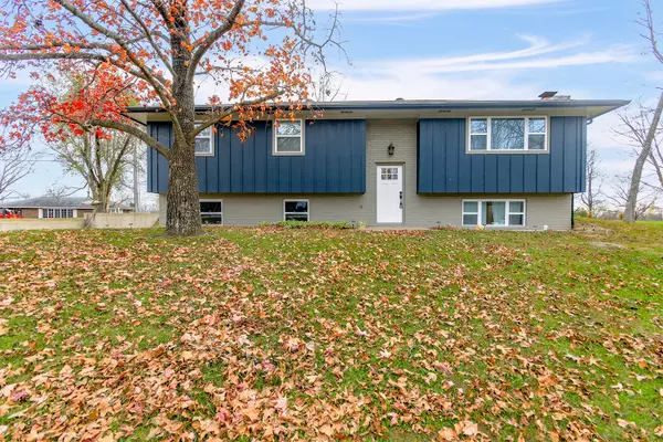 168 Tanglewood DR, Holts Summit, MO 65043