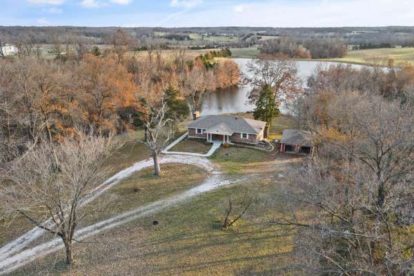 6071 State road j, Fulton, MO 65251