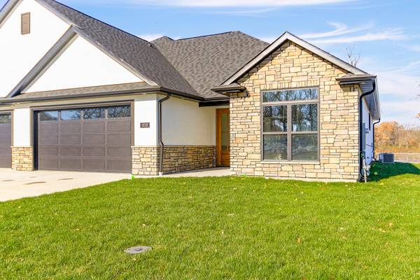 1737 Fairway oaks CT, Mexico, MO 65265