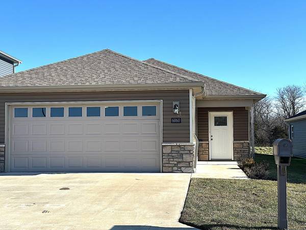 6060 S Hummingbird LN, Columbia, MO 65201