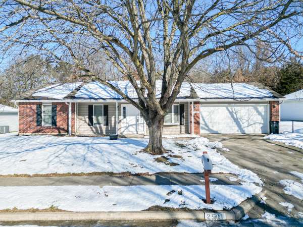 2501 Oakland ridge DR, Columbia, MO 65202