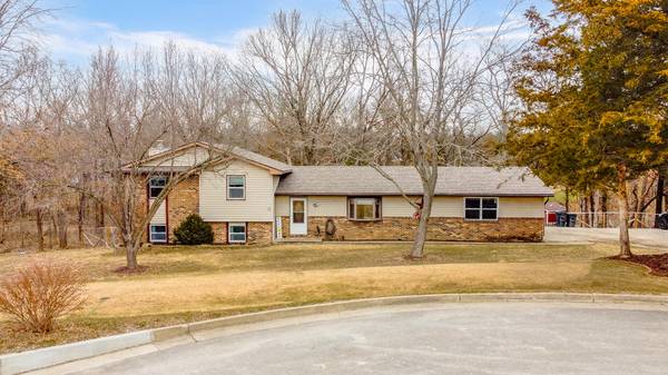 1401 W Trobridge RD, Columbia, MO 65202