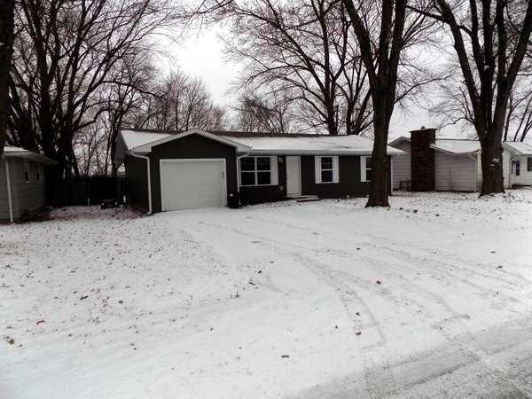 570 Tidball AVE, Centralia, MO 65240