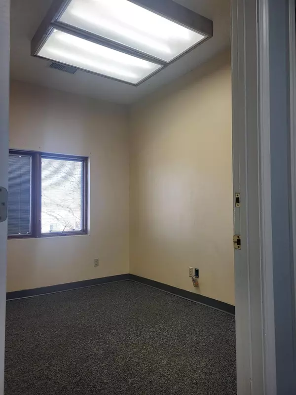 Columbia, MO 65203,1316 Parkade BLVD #10