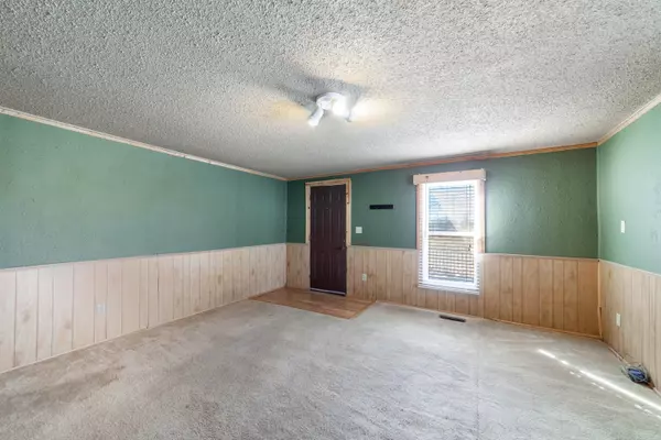 Clark, MO 65243,105 Cross ST