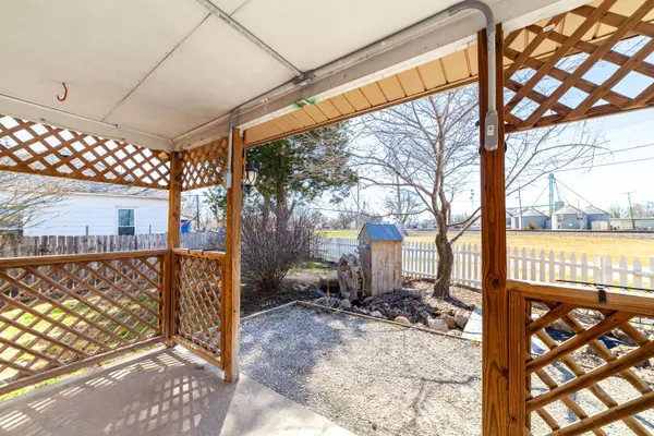 Clark, MO 65243,105 Cross ST