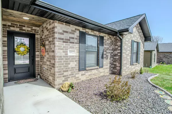 Jefferson City, MO 65109,5522 Kenview DR